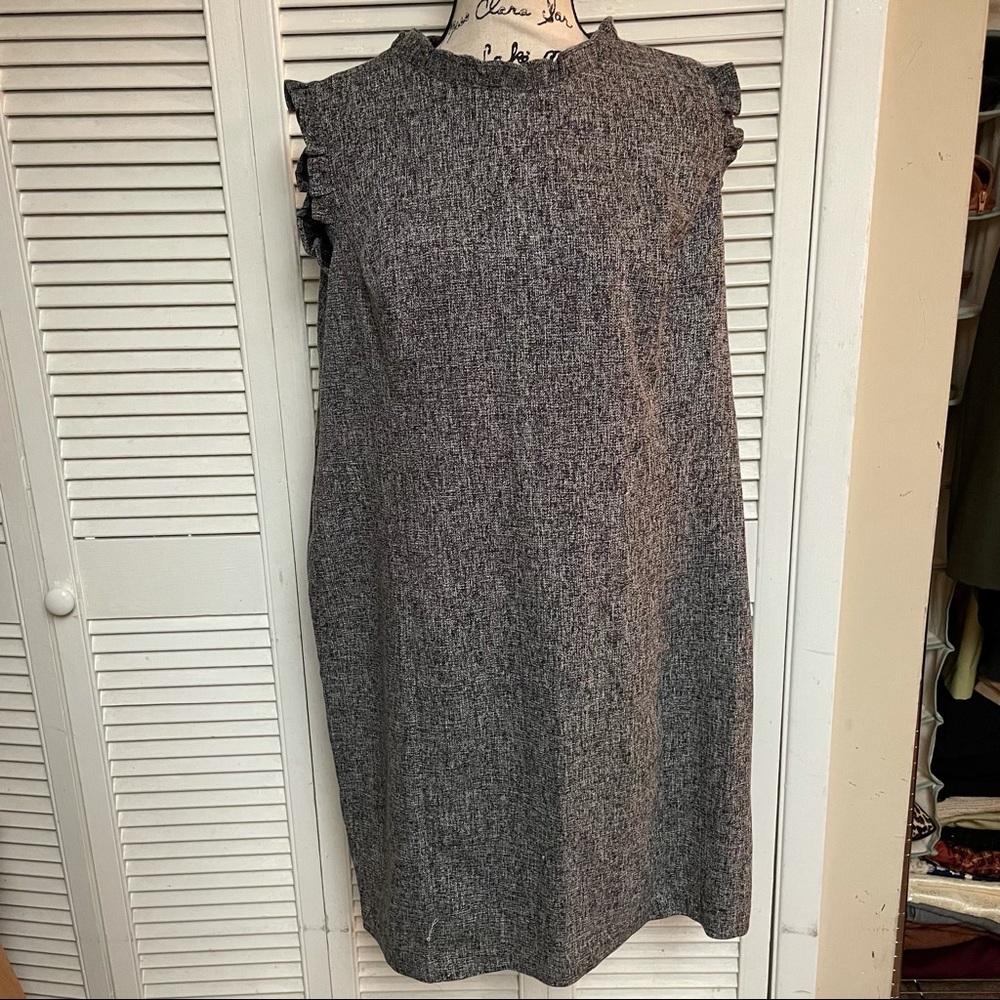 Sleeveless Gray Shift Dress - Classic Minimalist Style